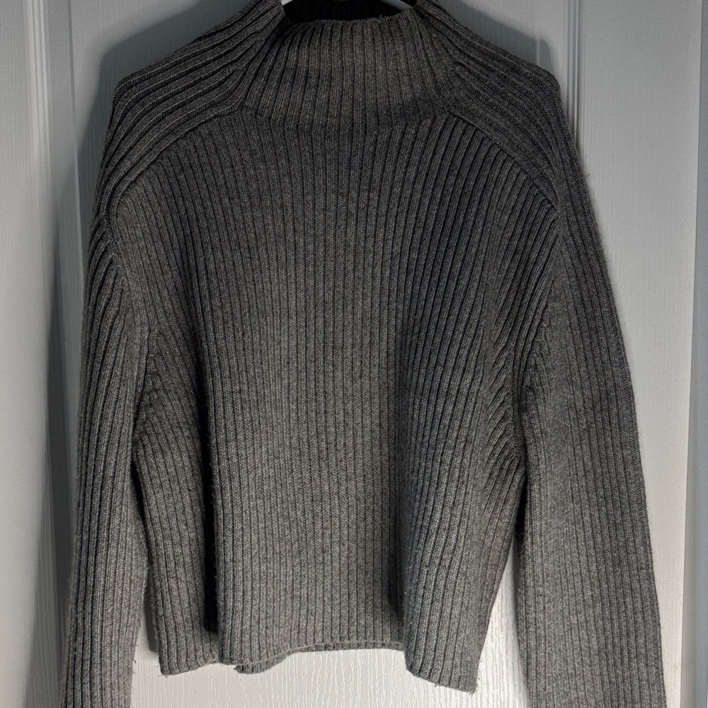 H&M Gray Ribbed Women's turtleneck Sweater